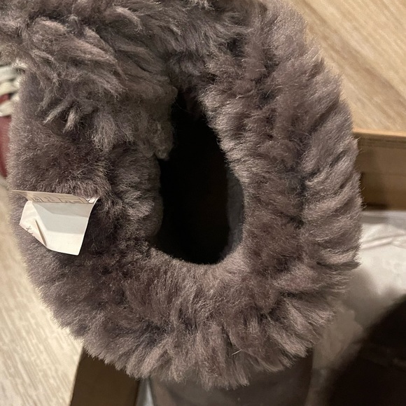 Boots - Picture 9 of 9